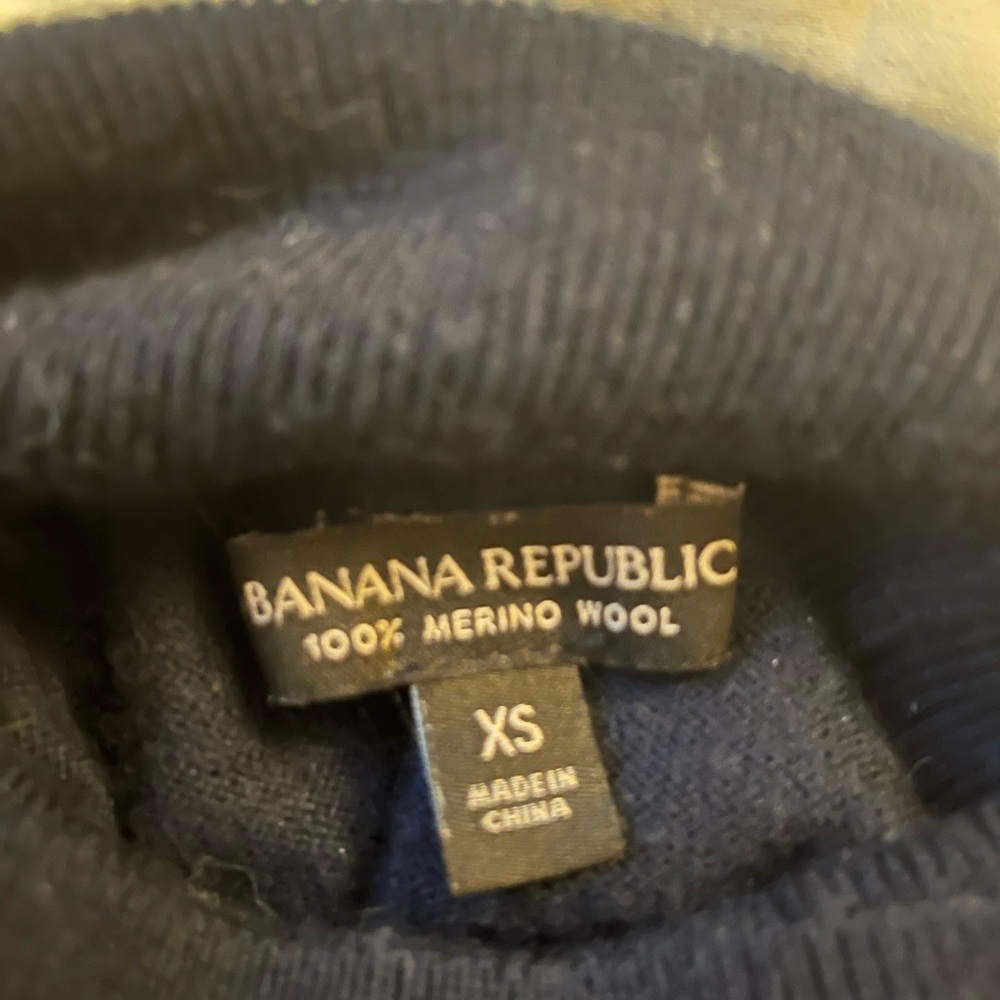 Banana Republic 100% merino wool. Size: XS